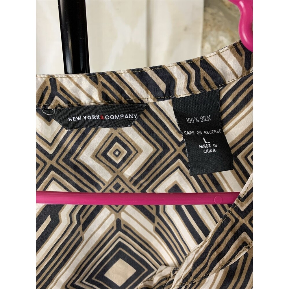 New York & Company Womens Large 100% Silk Pullover Geometric Blouse Short Sleeve - Picture 2 of 6